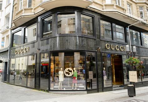 gucci azienda novara|Gucci inaugura il primo hub italiano di economia circolare.